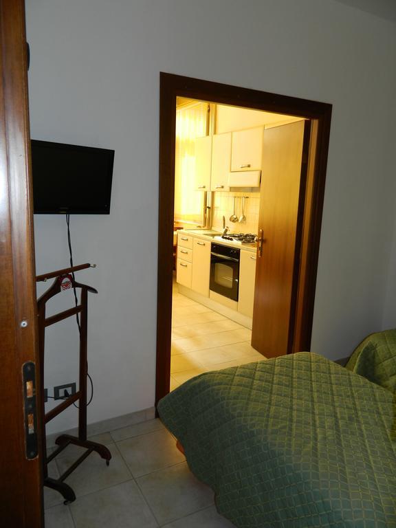 בורדיגרה Residence Dei Fiori חדר תמונה