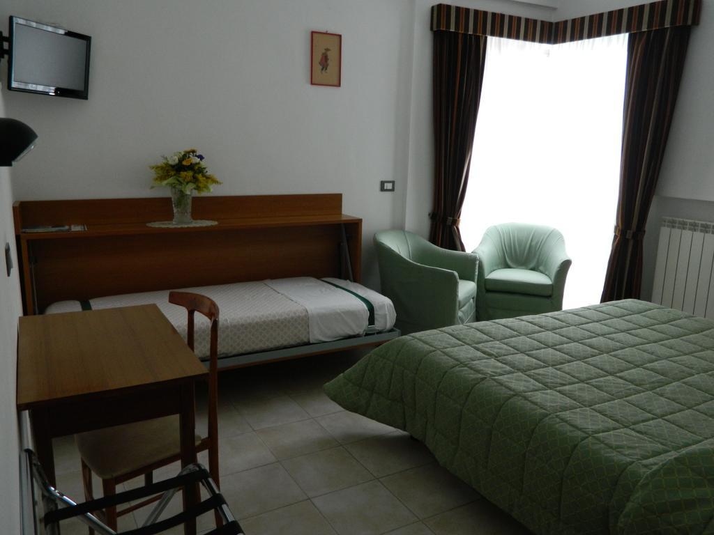 בורדיגרה Residence Dei Fiori מראה חיצוני תמונה